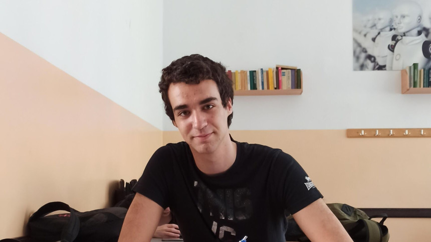 Mali genije iz Loznice: Od matematike stvara muziku