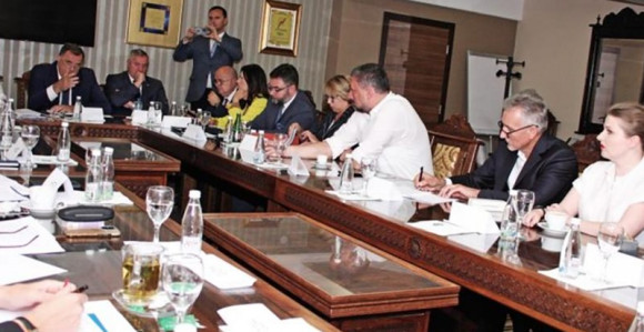 Nema napretka, požar na političkoj bh. sceni bukti