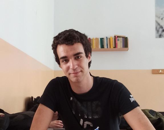 Мали геније из Лознице: Од математике ствара музику