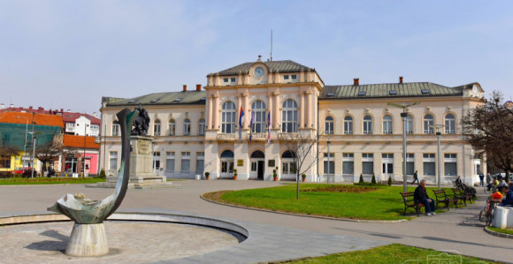 Evo kako podnijeti zahtjev za dodjelu novčanih sredstava roditeljima