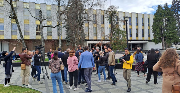 Siledžijski odnos prema građanima i medijima u RS