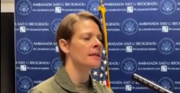 Himnu Srbije pjeva potpukovnica američke vojske