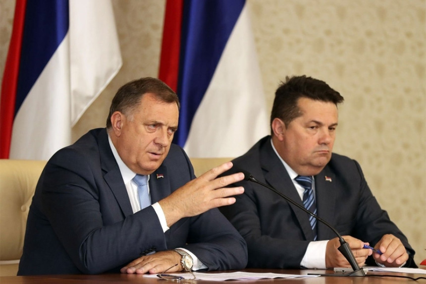 Dodikova pijačarska igra, došla do crvene linije