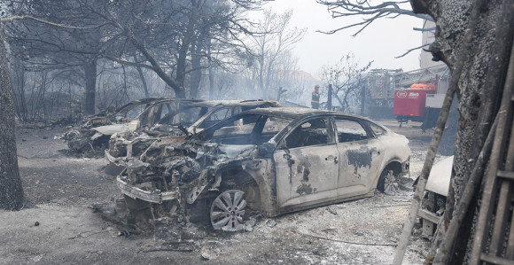 Dramatično stanje u Dalmaciji: Gore kuće i automobili