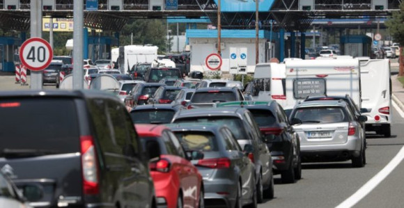 Više vozila na graničnim prelazima i prema jugu