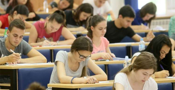 За 10 година имамо 57% мање свршених студената