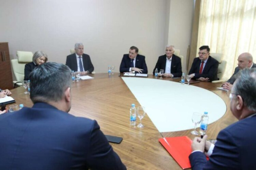 Otkazan sastanak "Trojke" i partnera zakazan za danas