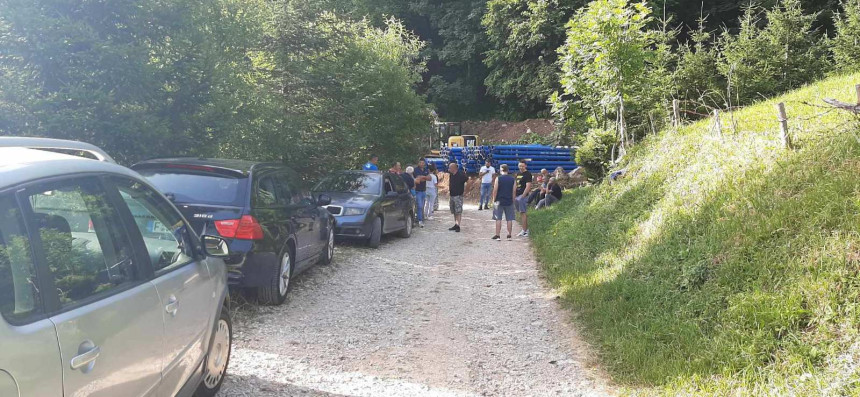Vlasenica: Mještani digli glas - jedini put uništavaju