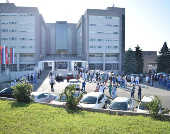 Pacijenti UKC na 40 stepeni bez klime i otvaranja prozora