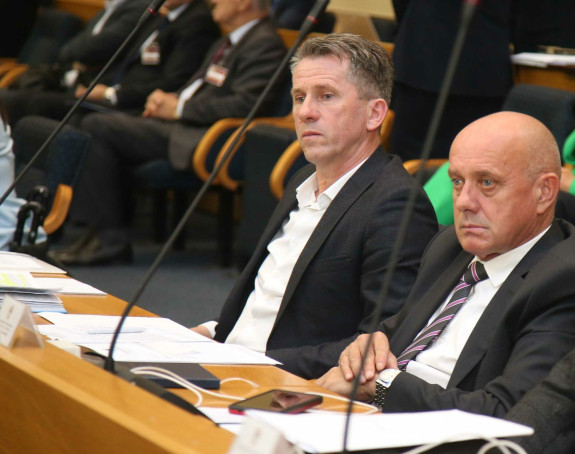 Pogrešnom politikom vlast Srpsku uvela u izolaciju