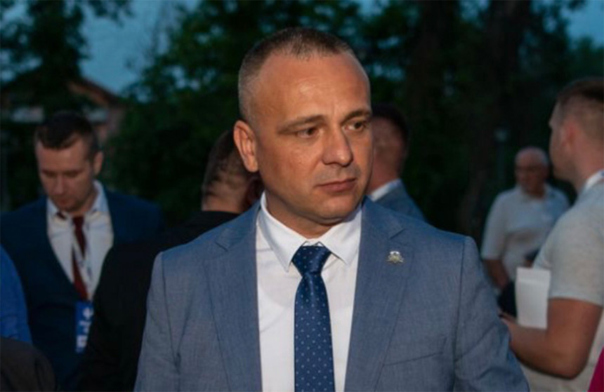 Додик од храбрости нема ни Х, то је обична кукавица