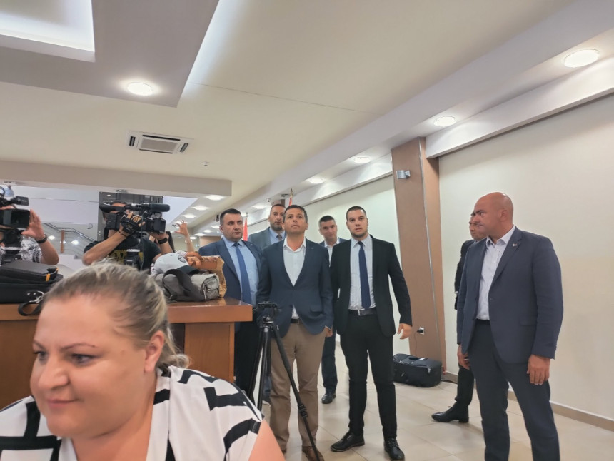 Stevandić pokazao pravo lice prema poslanicima (VIDEO)