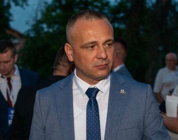 Додик од храбрости нема ни Х, то је обична кукавица