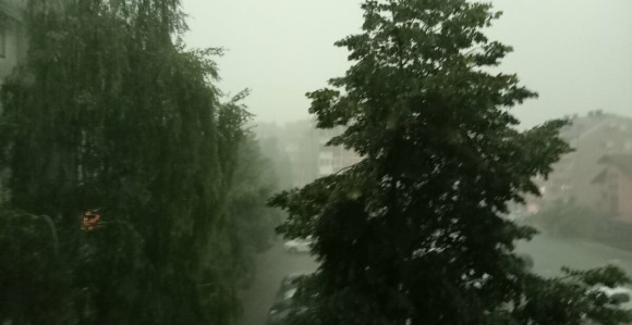 Izdato upozorenje za veći dio BiH zbog nevremena