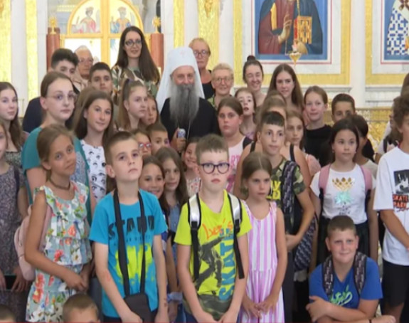 Ovo su djeca iz Drvara poklonila patrijarhu
