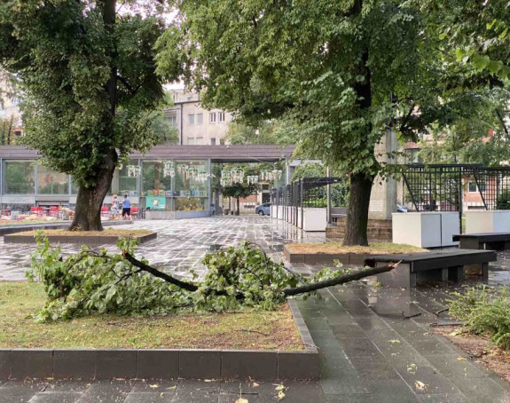 Olujno nevrijeme u Srpskoj: Led, vjetar i grmljavina