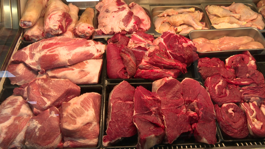 Apsurd: Domaće meso ide u rupe, a jedemo uvezeno