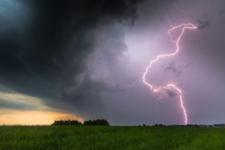 Stižu nove superćelije, grad i oluje: Teška prognoza za Balkansko poluostrvo