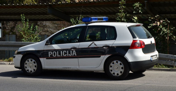 SA: Eksplozivna naprava bačena u blizini Vijećnice