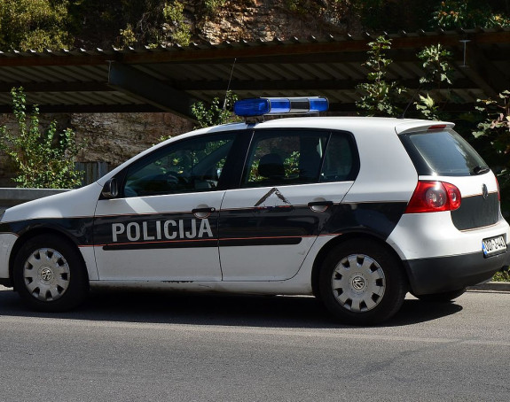 SA: Eksplozivna naprava bačena u blizini Vijećnice