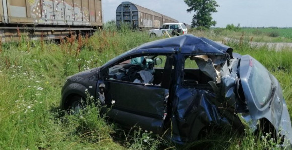 Voz udario auto u Vrčinu, dvije osobe poginule