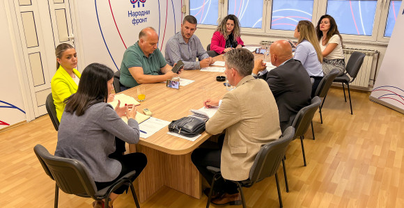 Власт угрожава Републику Српску и њен народ