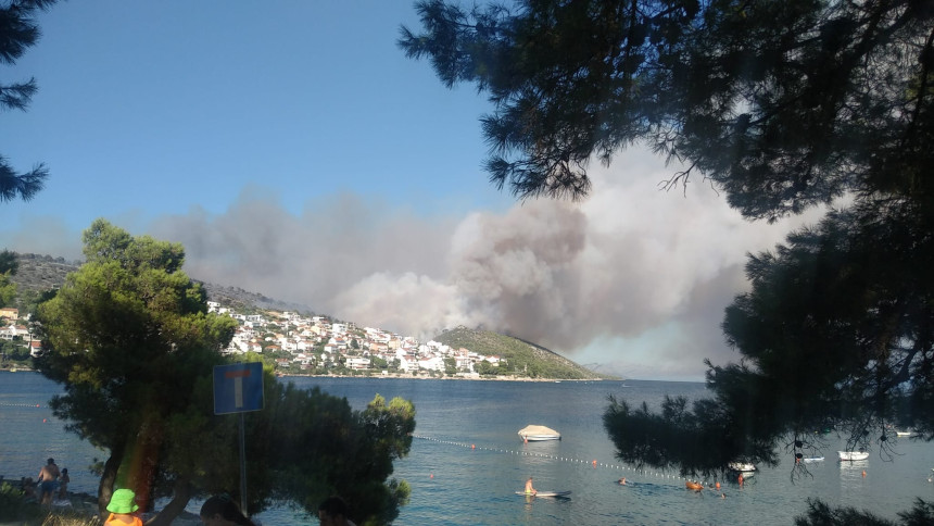 Zbog ogromnog požara na Čiovu uhapšena dva lica