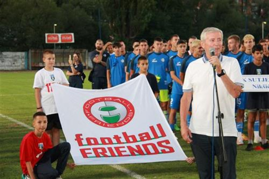 Legendarni Pižon otvorio Fudbal frends u Foči