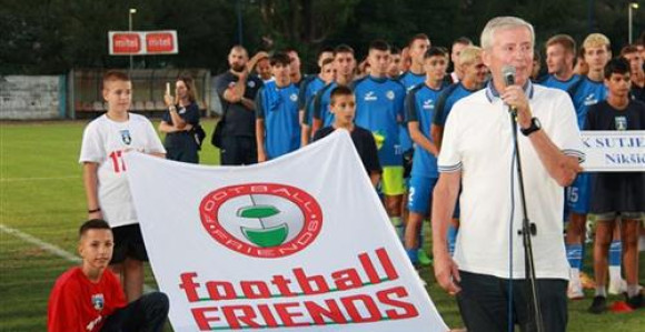Legendarni Pižon otvorio Fudbal frends u Foči