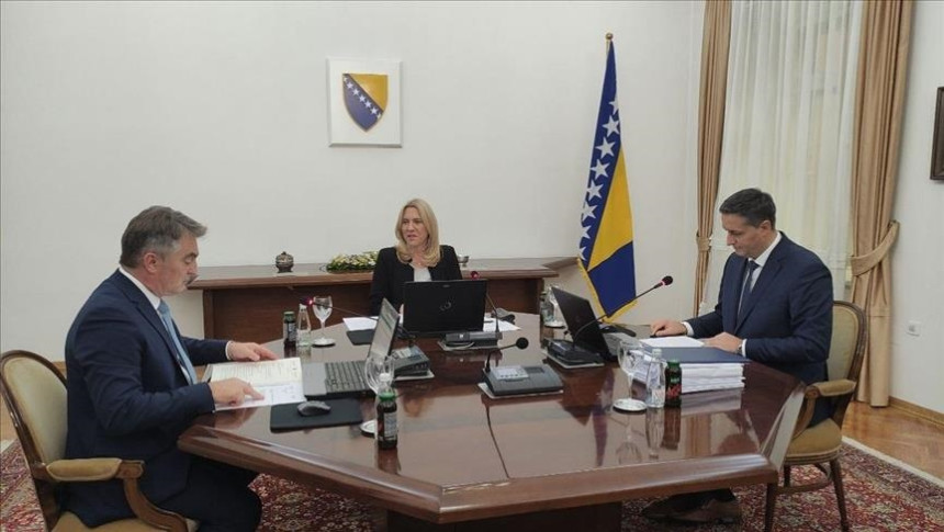 Denis Bećirović protiv konzulata Srbije u Bijeljini
