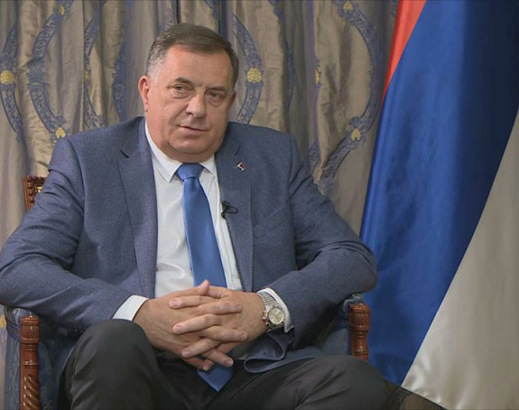 Додик преклиње Вучића да више не признаје Кристијана Шмита