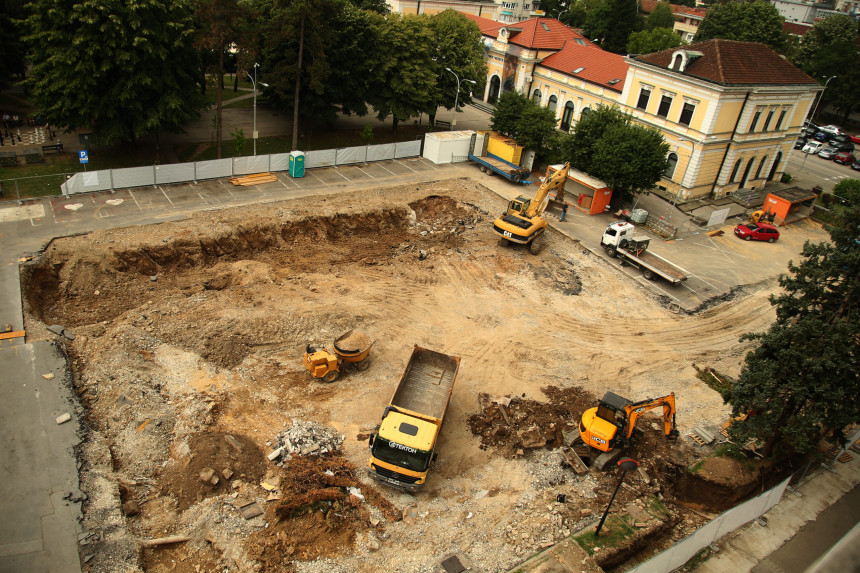 SDS: Đajić bi da stopira i radove na spomeniku u BL