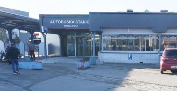 Banjaluka: Pijana pretukla muškarca na stanici