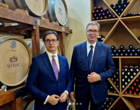 Imamo samo jedno otvoreno pitanje: - Čije je bolje?