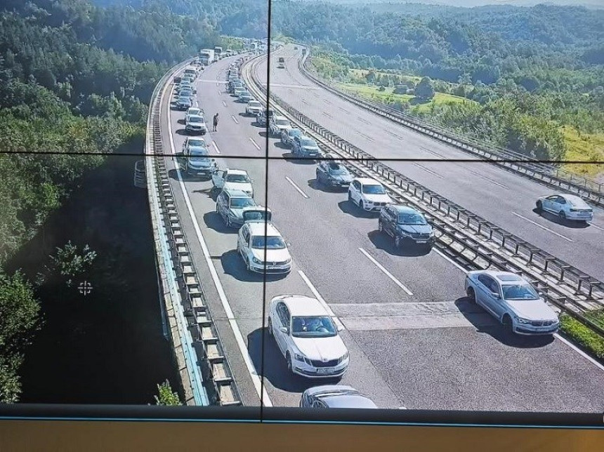Kolona prema Dubrovniku duga 13 kilometara