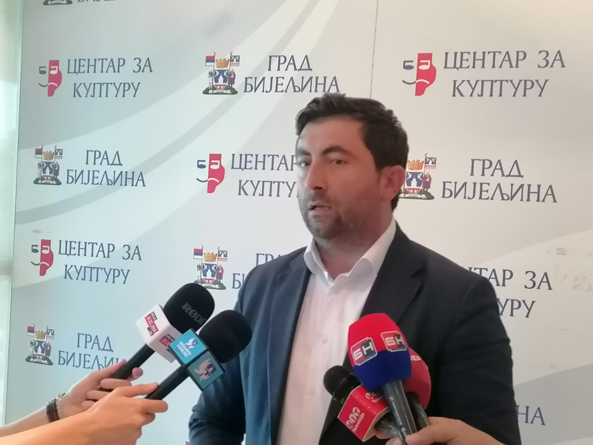 Народ је храбар само на друштвеним мрежама