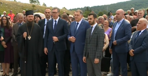 Положени вијенци на Петровачкој цести. "Нису лака времена"