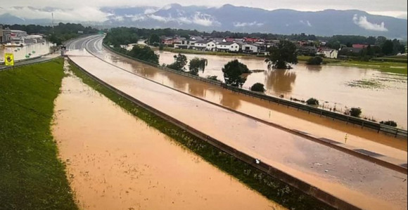 Pogledajte kako izgleda autoput u Sloveniji