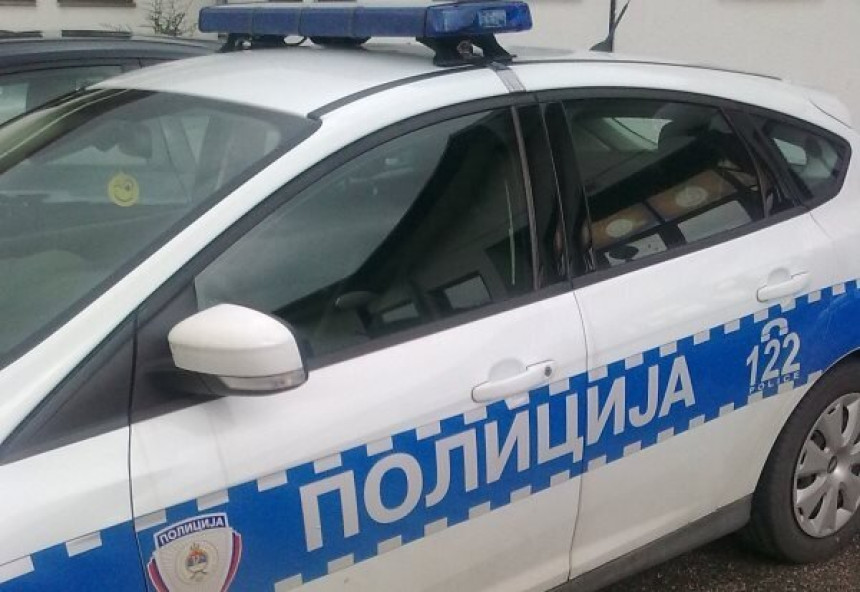 Пријава због ратне заставе тзв. Армије БиХ на возилу