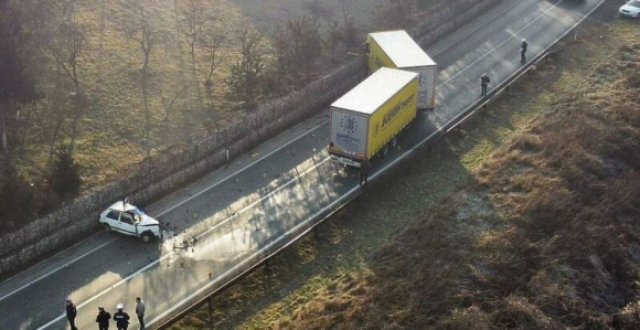 Poginuo vozač u sudaru kamiona i automobila u Zenici