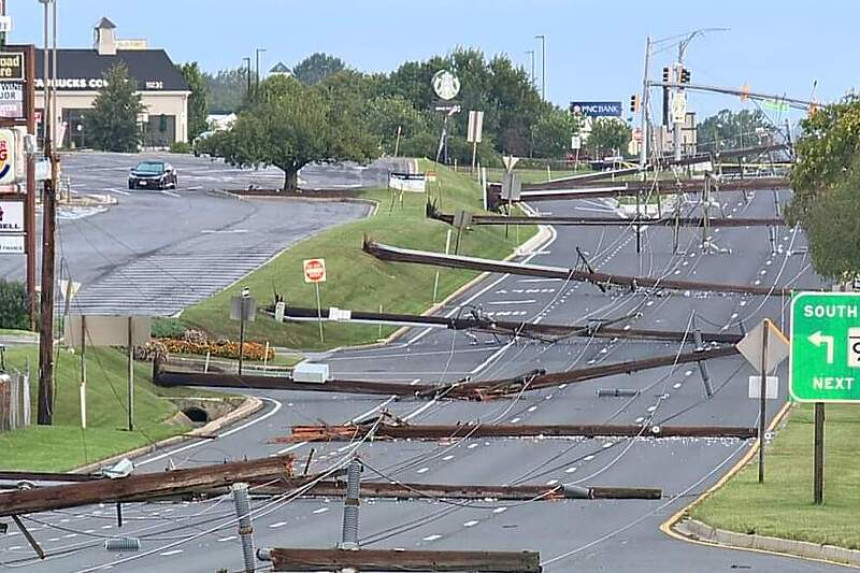 Nakon oluje preko 300.000 domova ostalo bez struje