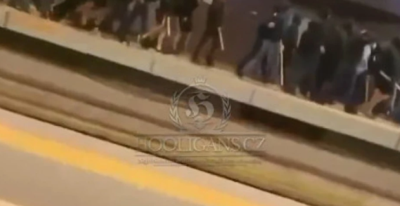 Grci sreli u metrou navijače Dinama i zaledili se od straha