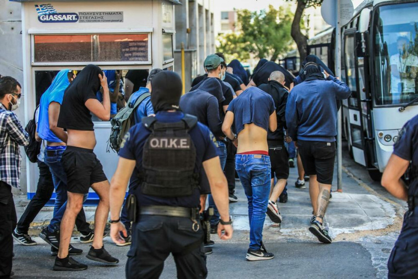 Huligani Dinama pokušali pobjeći iz Grčke preko mora