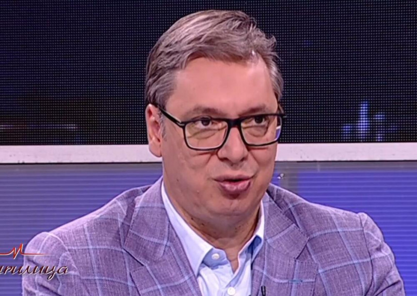 Вучић: Добио сам важан позив, али не могу да говорим