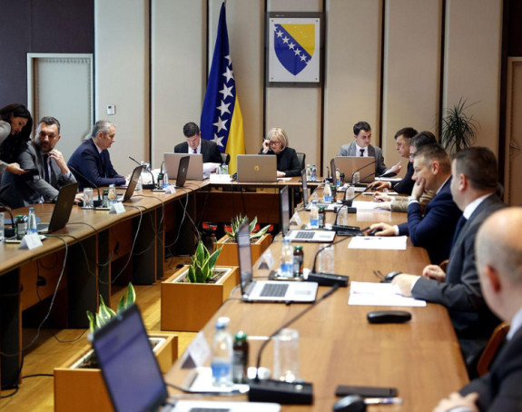 Pred SM sredinom avgusta dva važna zakona