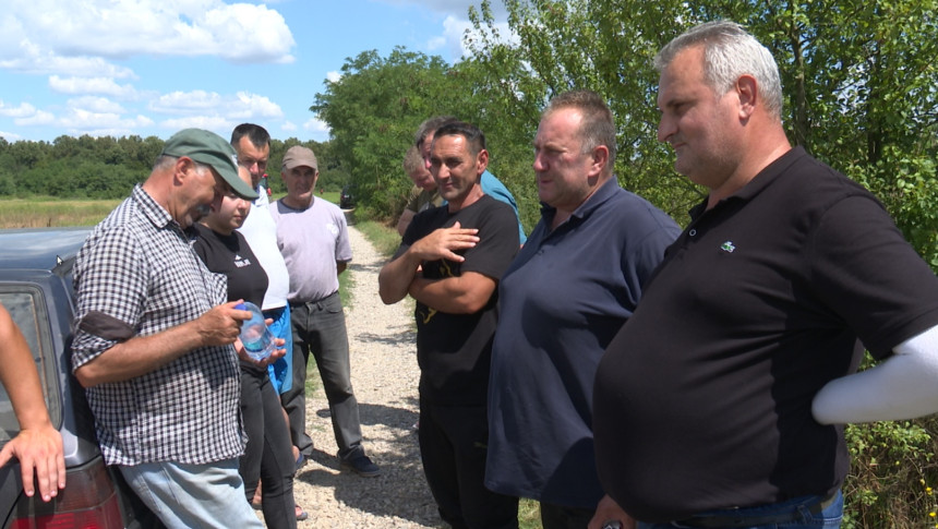 Бунт у Семберији: Не дамо да се затрују наша имања