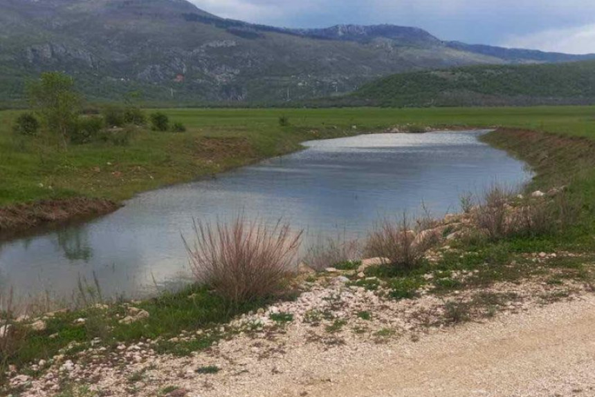 Уништене њиве: Мјештани тужили ХЕ на Требишњици