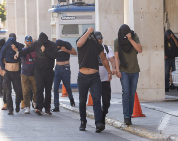 Blokirana Atina: Huligani dovedeni pred sud