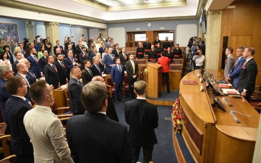 CG: Evo koliko građane koštaju bivši funkcioneri
