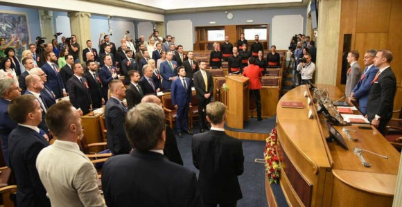 ЦГ: Ево колико грађане коштају бивши функционери
